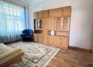 Продаю 2-комнатную квартиру, 40 м2, Оренбург, улица Маврицкого, 66