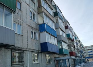 Продам 2-комнатную квартиру, 51.7 м2, Прокопьевск, улица Петренко, 5