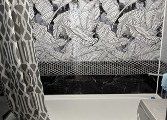 Продается четырехкомнатная квартира, 72 м2, Бугульма, улица Климента Ворошилова, 22