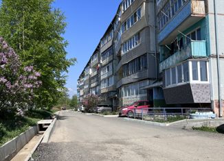 3-комнатная квартира на продажу, 66.1 м2, Артём, Михайловская улица, 17