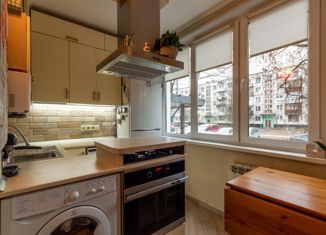 Продам трехкомнатную квартиру, 62 м2, Санкт-Петербург, Пражская улица, 15, Пражская улица