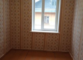 Продаю двухкомнатную квартиру, 40.2 м2, Боровичи, Загородная улица, 49