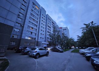 Продам 4-комнатную квартиру, 88 м2, Казань, улица Серова, 41, Московский район