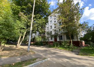 Продаю трехкомнатную квартиру, 59 м2, Москва, Наримановская улица, 17, станция Белокаменная