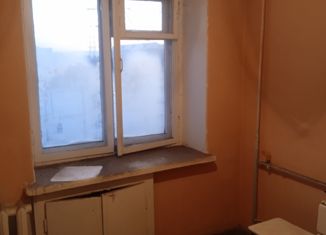 Продаю 1-ком. квартиру, 30 м2, Новотроицк, Советская улица, 62А