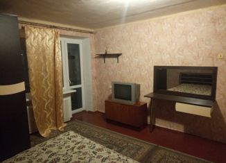 Сдам 1-ком. квартиру, 32 м2, Аксай, Садовая улица, 8
