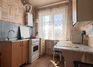 Продажа 4-комнатной квартиры, 59.7 м2, Зверево, улица Казакова, 20