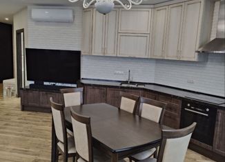 Продажа 2-ком. квартиры, 81.7 м2, Владивосток, улица Крыгина, 105/2, ЖК Алые Паруса