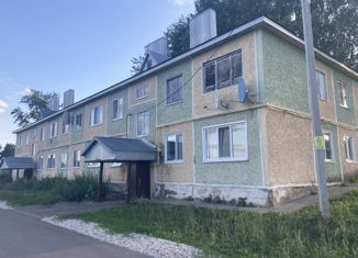 Продажа 1-ком. квартиры, 32 м2, село Среднее Девятово, улица Сергеева, 3