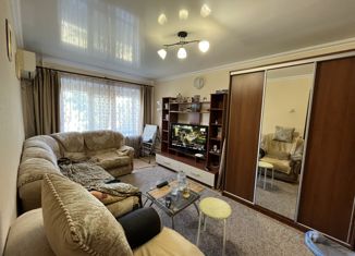 Продаю однокомнатную квартиру, 30.2 м2, Лабинск, Красная улица, 390