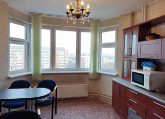 Продаю 2-ком. квартиру, 60 м2, Москва, улица Дыбенко, 30к2, улица Дыбенко