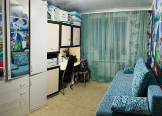 Продаю трехкомнатную квартиру, 55 м2, Мензелинск, улица Изыскателей, 3/4