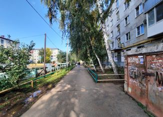 Продается трехкомнатная квартира, 58.2 м2, Бузулук, 4-й микрорайон, 33