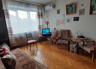 Сдаю в аренду 1-ком. квартиру, 32 м2, Волгоград, Советская улица, 3