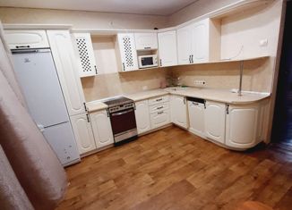 Сдаю двухкомнатную квартиру, 66 м2, Ноябрьск, проспект Мира, 15А