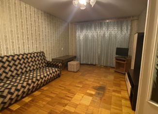 Сдается двухкомнатная квартира, 60 м2, Екатеринбург, улица Маршала Жукова, 10, улица Маршала Жукова