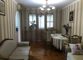 Продаю трехкомнатную квартиру, 62 м2, Крым, улица Блюхера, 9