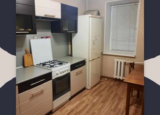 Сдаю 2-ком. квартиру, 52 м2, Стерлитамак, улица Артёма, 102