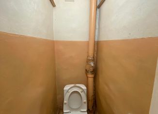 Продаю 1-комнатную квартиру, 40 м2, Элиста, улица 8 Марта, 54