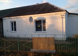 Продаю трехкомнатную квартиру, 82 м2, станица Кировская, улица Специалистов, 2