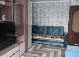 Продается 1-комнатная квартира, 32 м2, Новошахтинск, Городская улица, 62