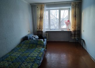 Продажа 3-комнатной квартиры, 57 м2, Киров, Молодёжная улица, 3