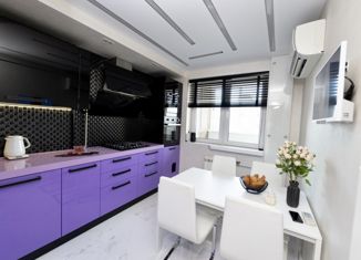 Продаю 3-ком. квартиру, 75 м2, Москва, Нарвская улица, 11к2, Нарвская улица