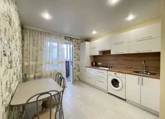 Продажа 1-ком. квартиры, 36 м2, Брянская область, улица имени О.Н. Строкина, 3