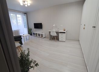 Продам двухкомнатную квартиру, 45 м2, Москва, Одесская улица, 14к5, метро Каховская