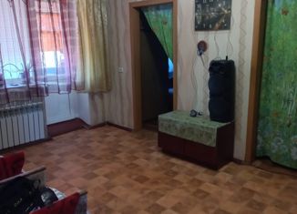 Продам 2-ком. квартиру, 40.4 м2, поселок Углегорский, Советский переулок, 4