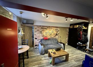 Продам трехкомнатную квартиру, 42 м2, Москва, Планетная улица, 42, Планетная улица