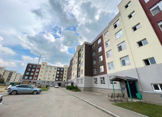 Продам 3-ком. квартиру, 74 м2, Камышлов, Карловарская улица, 1