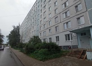 Продаю 1-ком. квартиру, 34 м2, Тутаев, улица Дементьева, 19