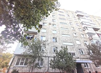Продается трехкомнатная квартира, 49.1 м2, Омск, улица Бархатовой, 3, Советский округ