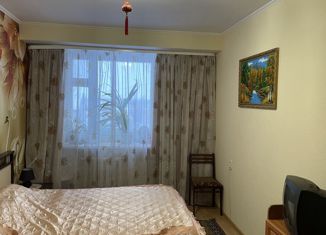 Продается 2-ком. квартира, 57 м2, поселок городского типа Уренгой, 5-й микрорайон, 22