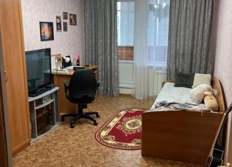 Трехкомнатная квартира на продажу, 64 м2, Москва, улица Берзарина, 1, станция Зорге