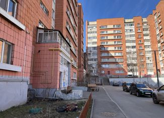 Продам 2-ком. квартиру, 52 м2, Казань, Кировский район, Бирюзовая улица, 15А