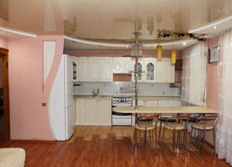 Продажа 4-ком. квартиры, 70.6 м2, Великий Устюг, улица Кузнецова, 7