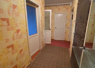 Продаю 2-ком. квартиру, 55 м2, Морозовск, улица Руднева, 92