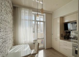 Продается 1-комнатная квартира, 38 м2, Новосибирск, улица Романова, 25, улица Романова