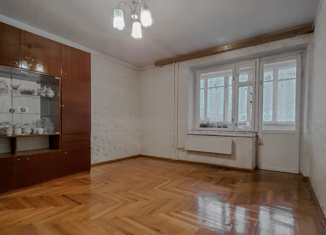 Продается четырехкомнатная квартира, 85 м2, Армавир, улица Ковтюха, 134