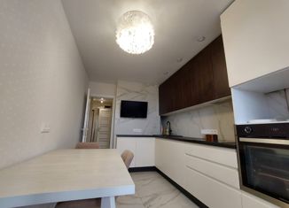 Продается 2-ком. квартира, 53 м2, Свердловская область, улица Викулова, 61к1