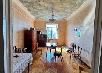 3-ком. квартира на продажу, 80 м2, Армавир, улица Кирова, 52