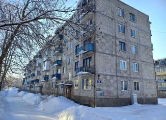 Продажа 3-ком. квартиры, 58 м2, Пикалёво, 6-й микрорайон, 16