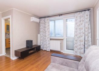 Продам 2-ком. квартиру, 43.7 м2, Кумертау, улица Карла Маркса, 8