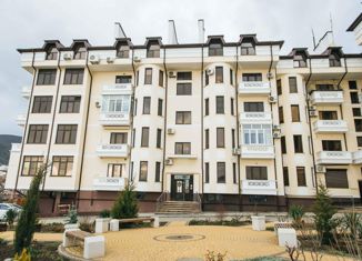 Продается трехкомнатная квартира, 150 м2, село Мысхако, Новороссийская улица, 20