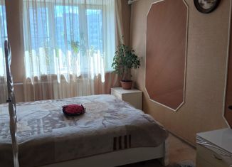 Продажа 4-комнатной квартиры, 96 м2, Батайск, Северная улица, 4