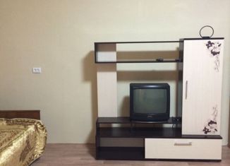 Продаю 1-ком. квартиру, 36 м2, Бабаево, Боровая улица, 2