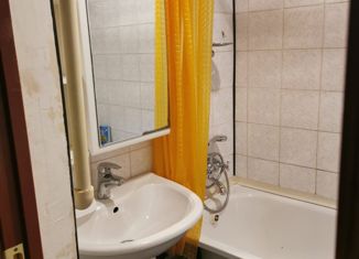 Сдаю 2-комнатную квартиру, 54 м2, Альметьевск, улица Герцена, 94