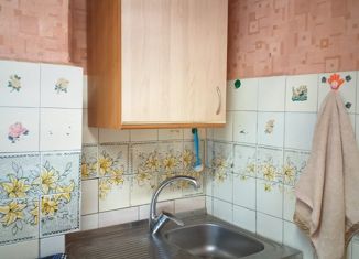 Продаю 3-ком. квартиру, 61 м2, Нижний Новгород, улица Льва Толстого, 2, улица Льва Толстого